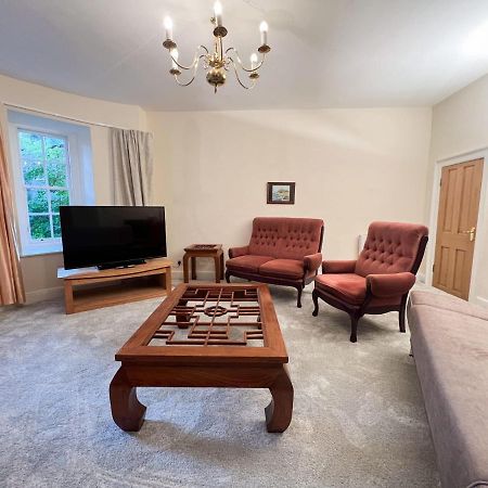 Spacious Flat Sleeps 8 Near Princes Street إدنبرة المظهر الخارجي الصورة