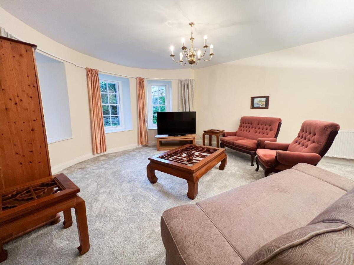 Spacious Flat Sleeps 8 Near Princes Street إدنبرة المظهر الخارجي الصورة