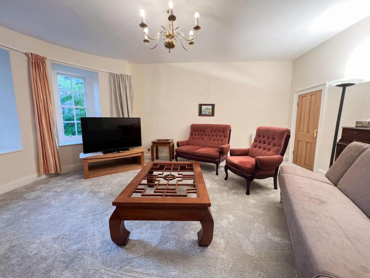 Spacious Flat Sleeps 8 Near Princes Street إدنبرة المظهر الخارجي الصورة